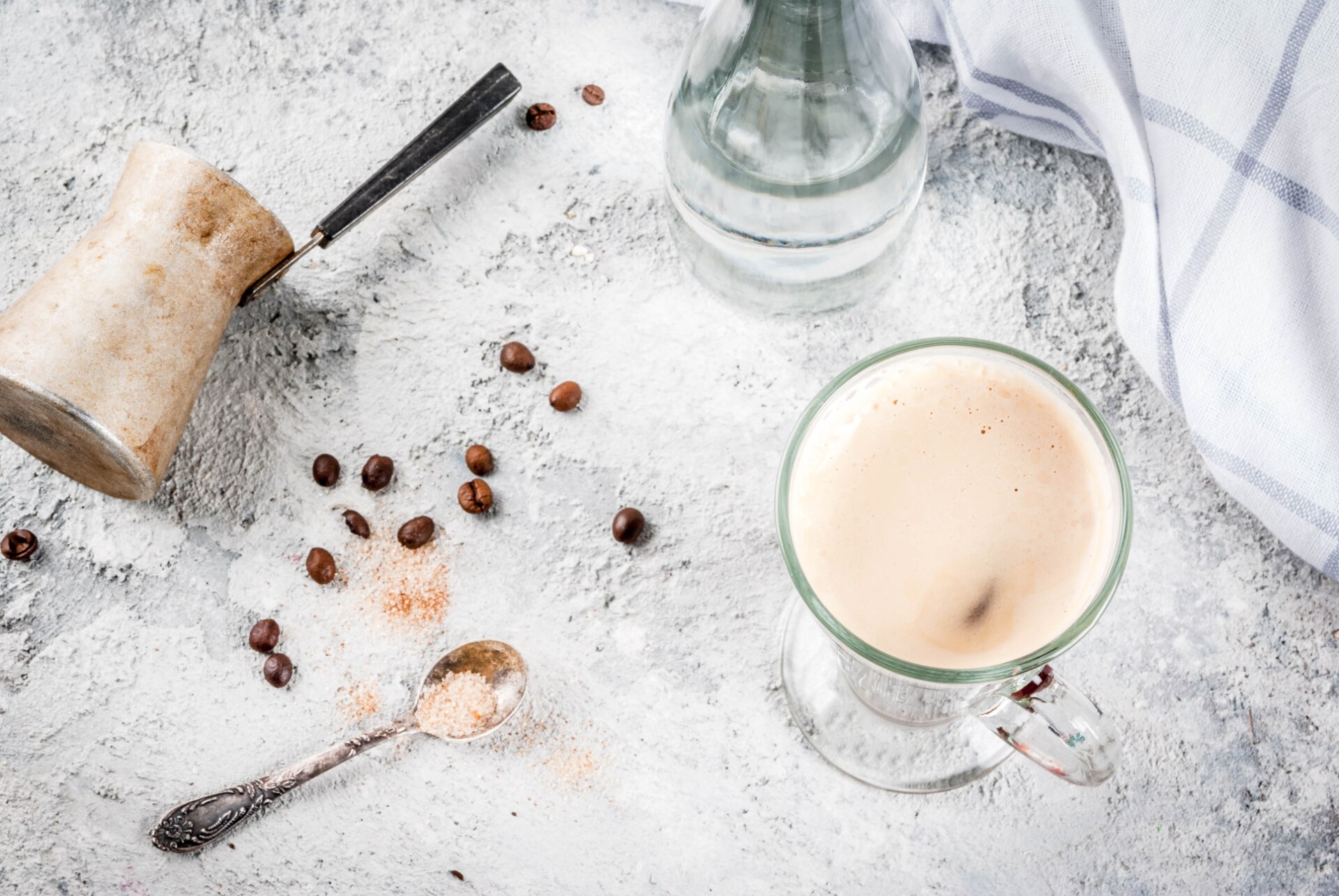 Agua y café Agua y café