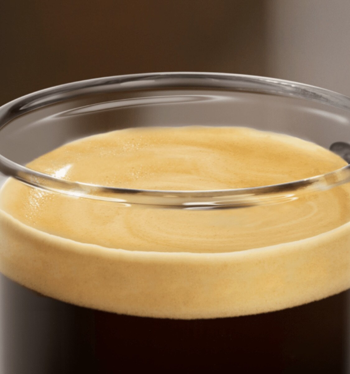Caf&eacute; espumoso en una taza