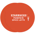 taza de café junto a una cápsula de calabaza y especias dolce gusto

