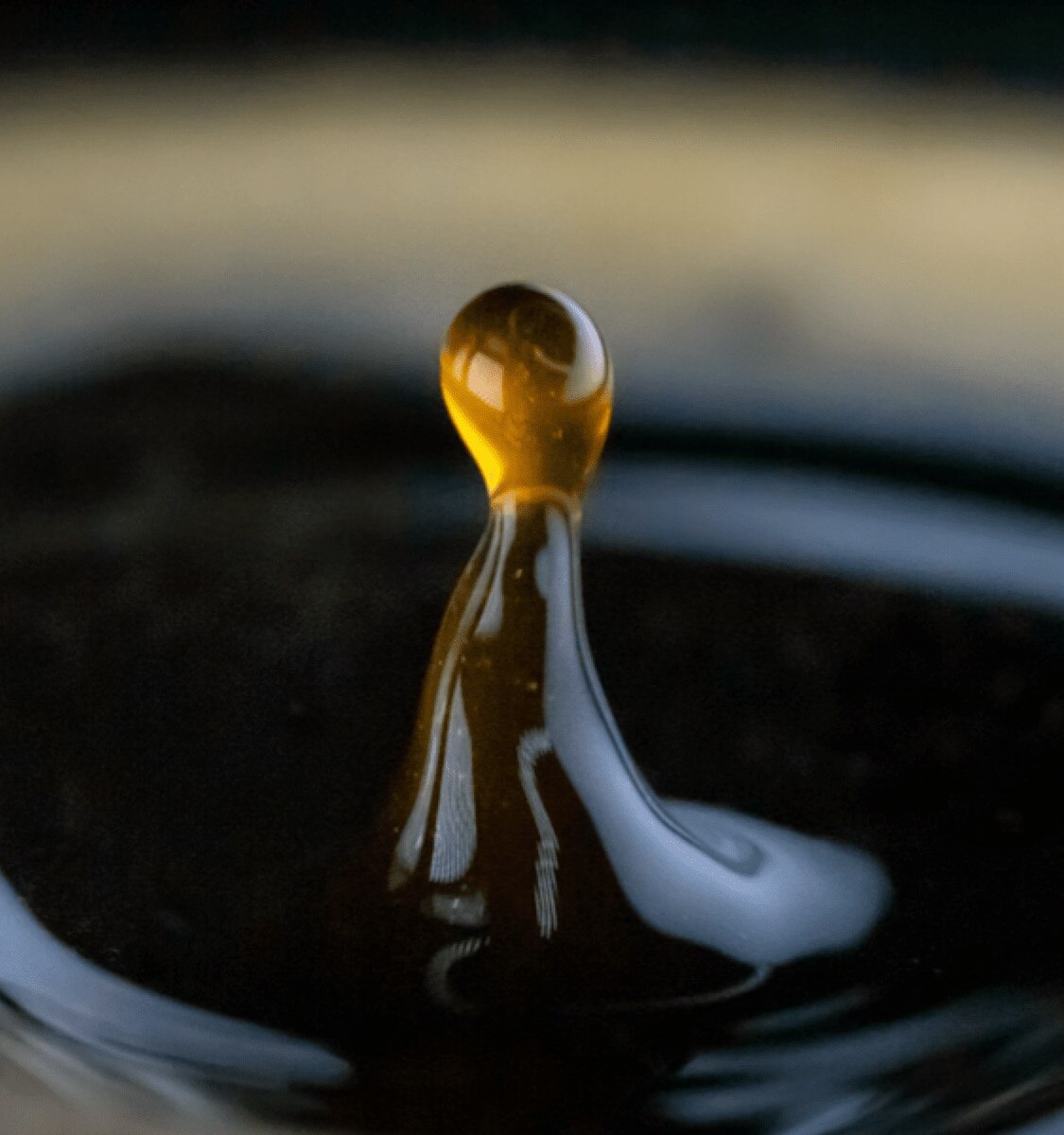 Gota de café recién filtrado