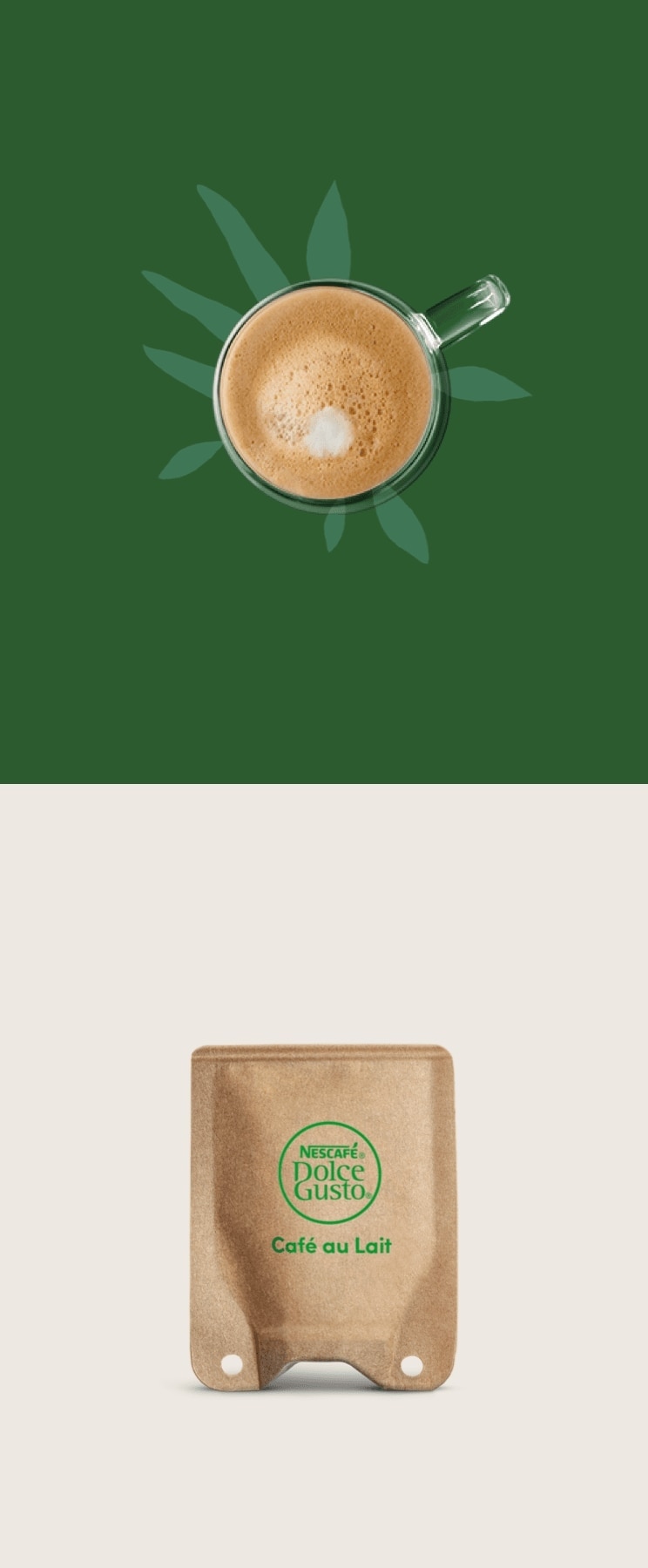 Caf&eacute; con leche en una taza y un sobre de papel