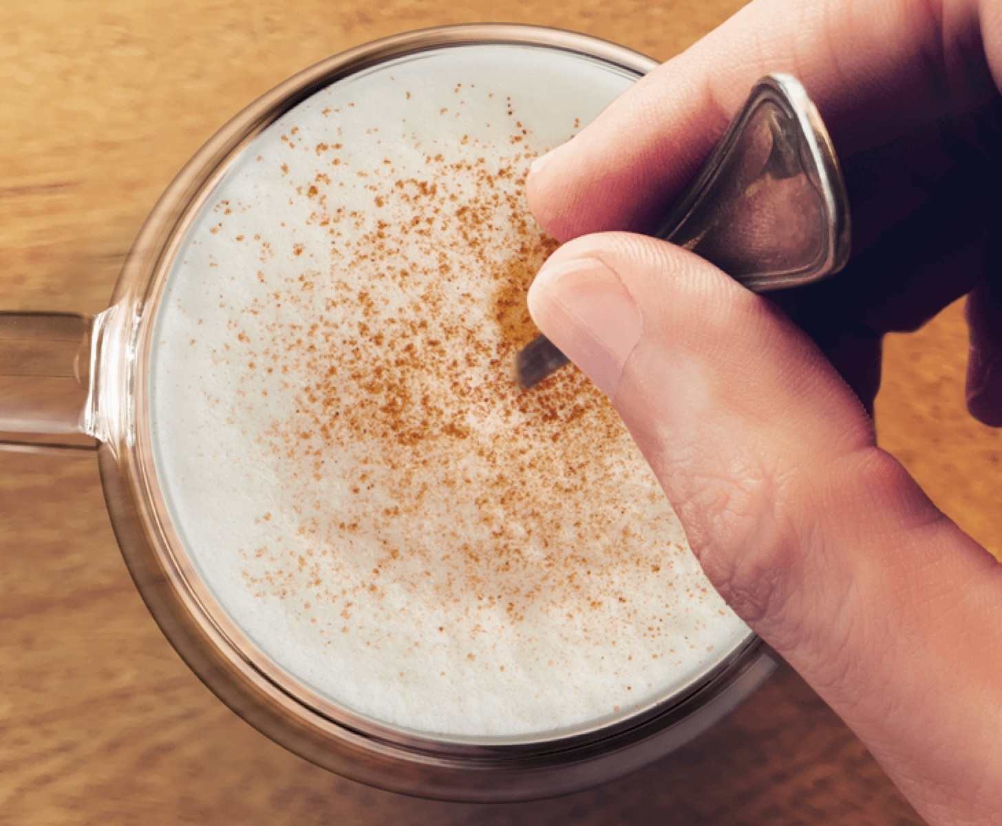 Café con leche en una taza