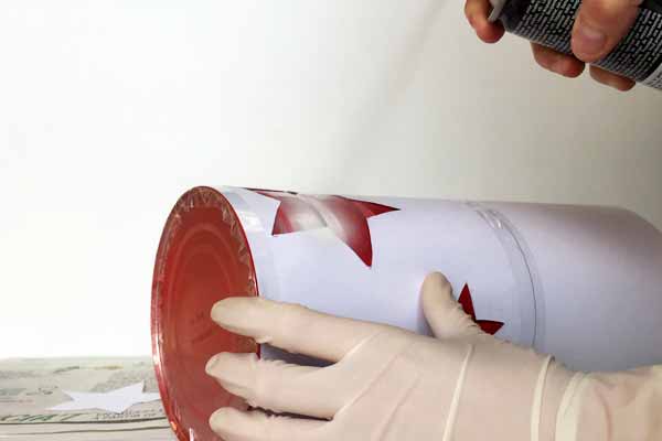 Y vuelve a pintar el bote para cápsulas Y vuelve a pintar el bote para cápsulas
