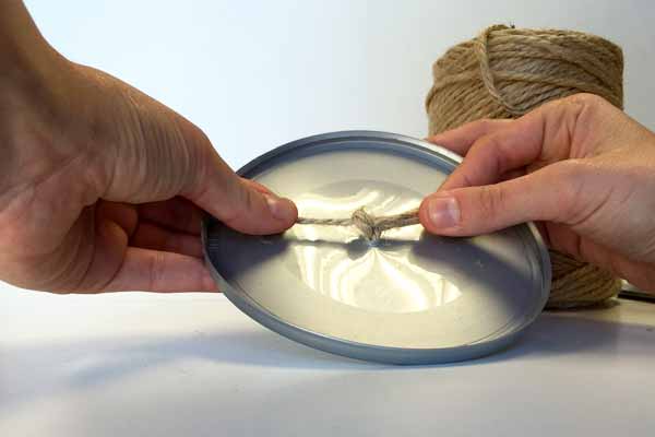 La tapa del bote para cápsulas La tapa del bote para cápsulas