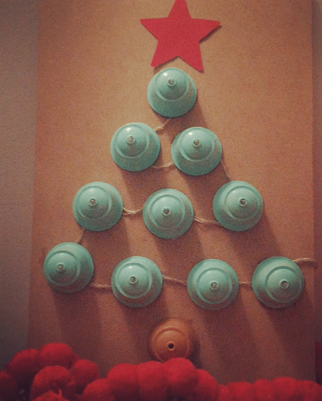 Árbol de Navidad con cápsulas Árbol de Navidad con cápsulas