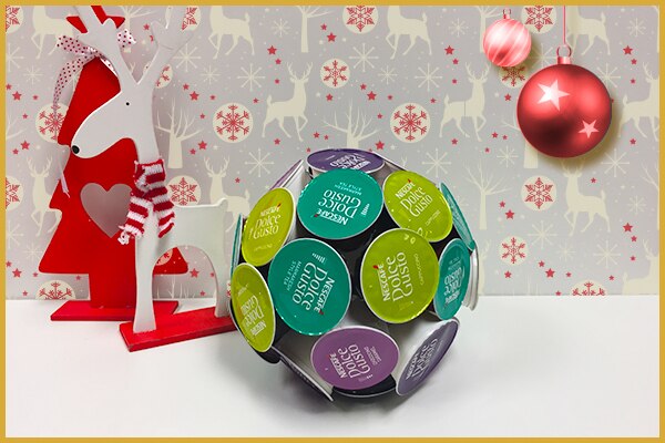 bola de navidad con cápsulas de café Dolce Gusto bola de navidad con cápsulas de café
