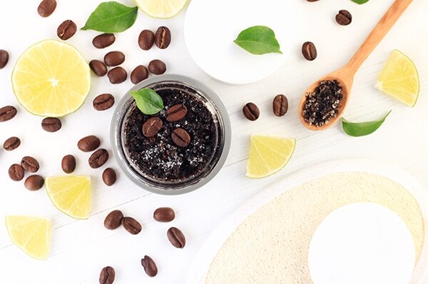 neutraliza los malos olores con el poso del cafe Neutraliza los malos olores con el poso del café