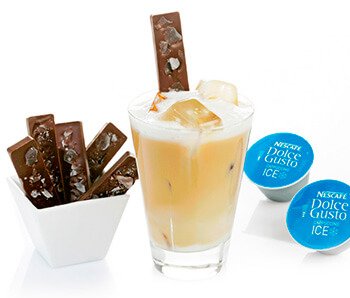 Cappuccino Ice con tableta de chocolate y caramelos